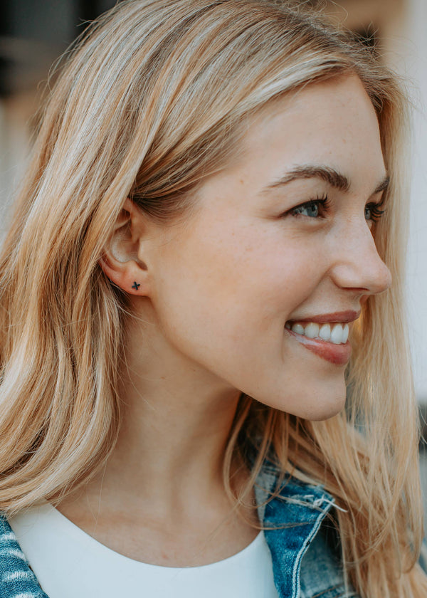 Panache Apparel Co. - Silver X Stud Earrings