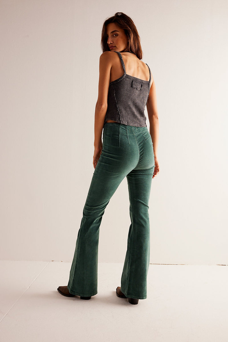back view of pants, no back pockets